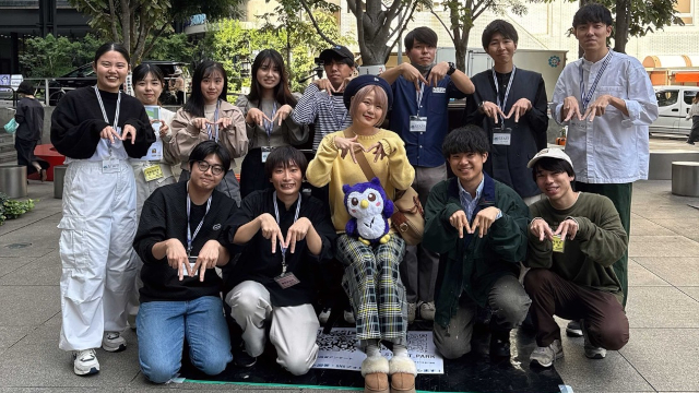 明大生による『ストリートピアノ×コーヒーカフェ』イベント 明治大学