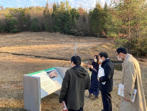 遺跡視察の様子