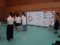 国際交流学生委員会による展示の様子