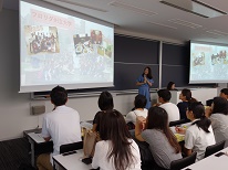 海外留学体験の報告の様子