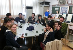 参加した留学生と引率の日本人学生