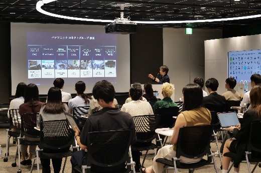関口氏によるBtoBマーケティングに関する講義の様子