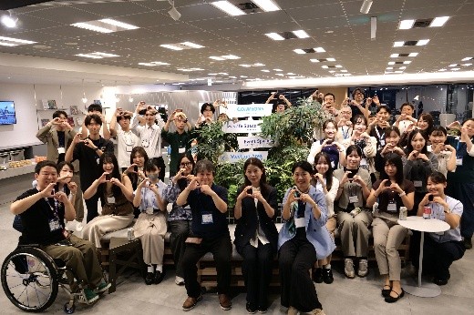 懇親会での集合写真