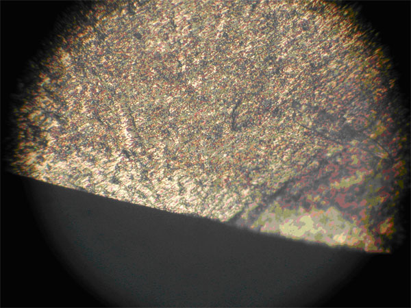Fig.5 Fatigue failure of 4-point rotating bending test specimen, SUJ2 HRC30 (×50)