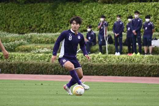 (写真提供：明治大学体育会サッカー部)