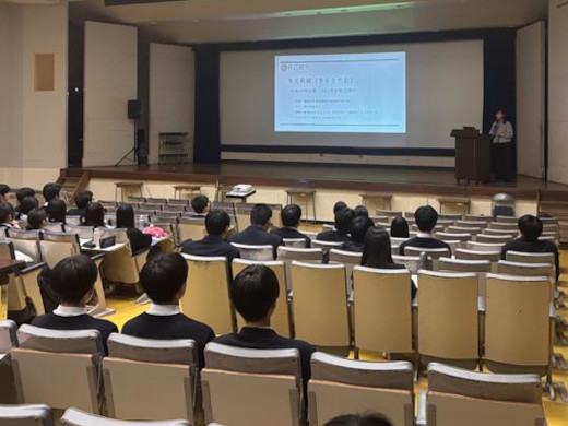 同校卒業生の木元さん