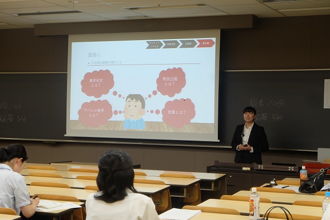 成果報告会・学生による発表の様子