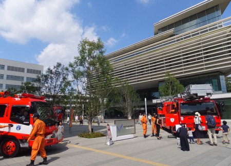 昨年度の様子（車両展示）