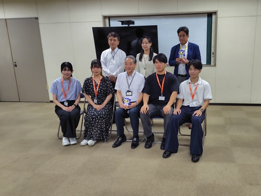 【長崎県】松浦市役所での中間報告会後に市長との記念撮影