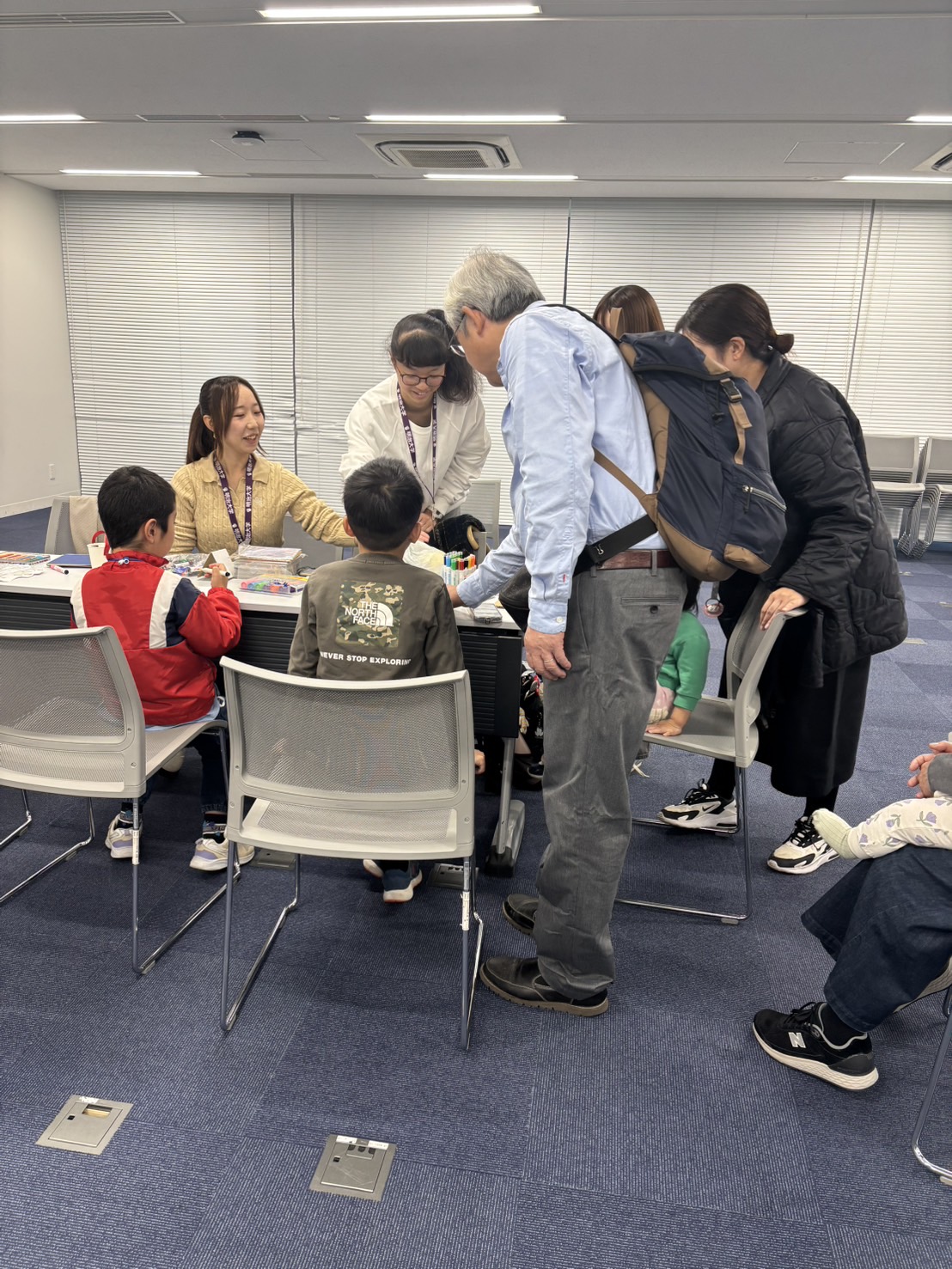 ワークショップでの子どもたちと道場生