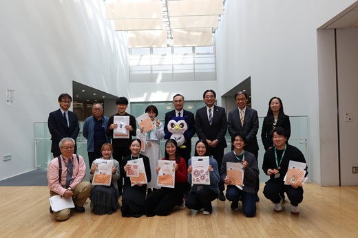 【鳥取市】鳥取市長と参加学生・本学教員