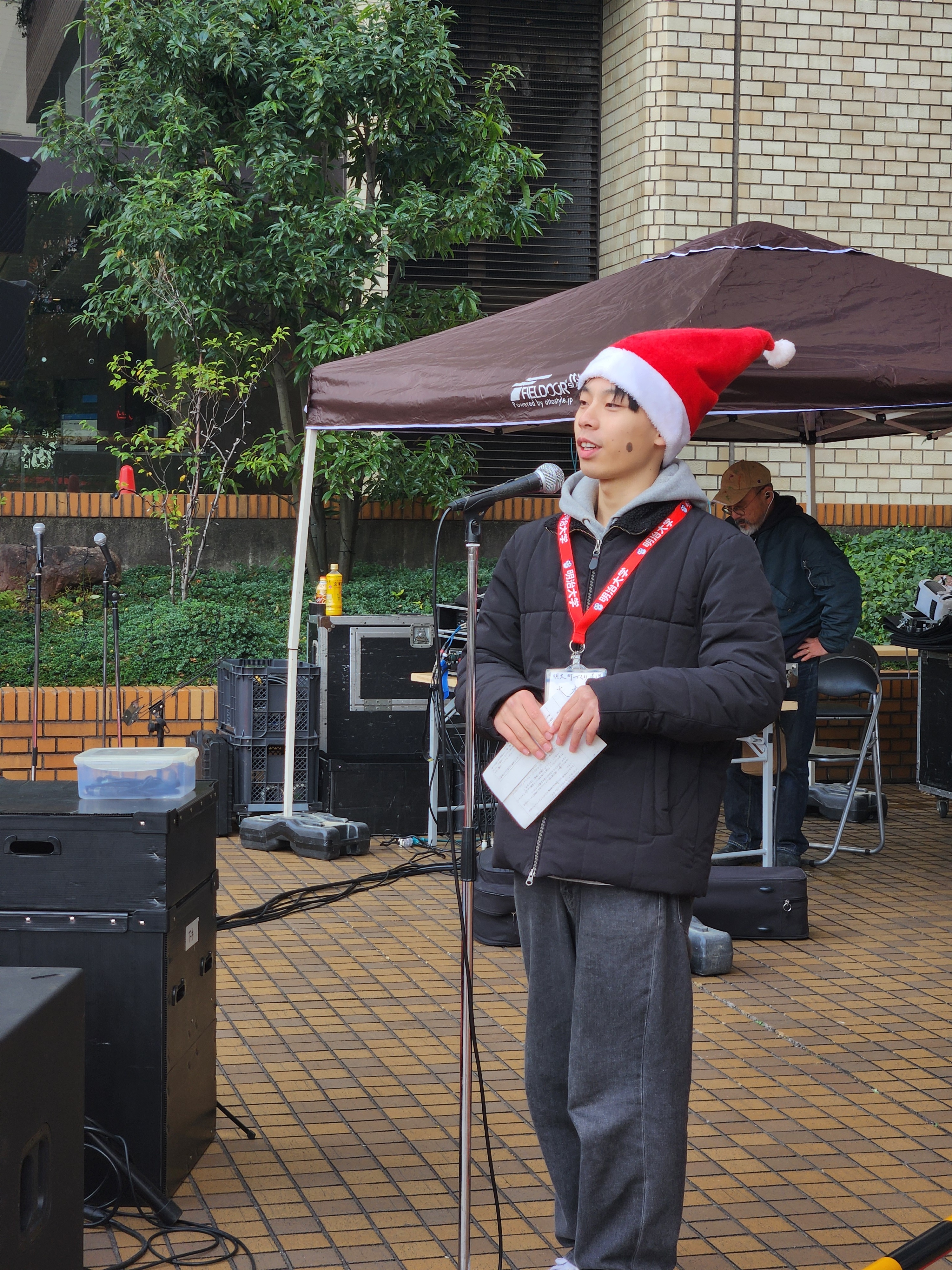 クリスマスライブの運営を行う道場生