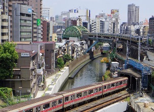 名匠たちが愛した、聖橋から見る鉄道風景