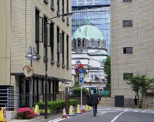 雁木坂から見るニコライ堂ー成瀬巳喜男の『稲妻』に映る風景