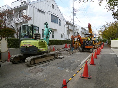 現在も復旧中で清掃車が入ることができません