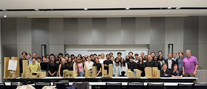 Figure6: 最終講評会後の集合写真