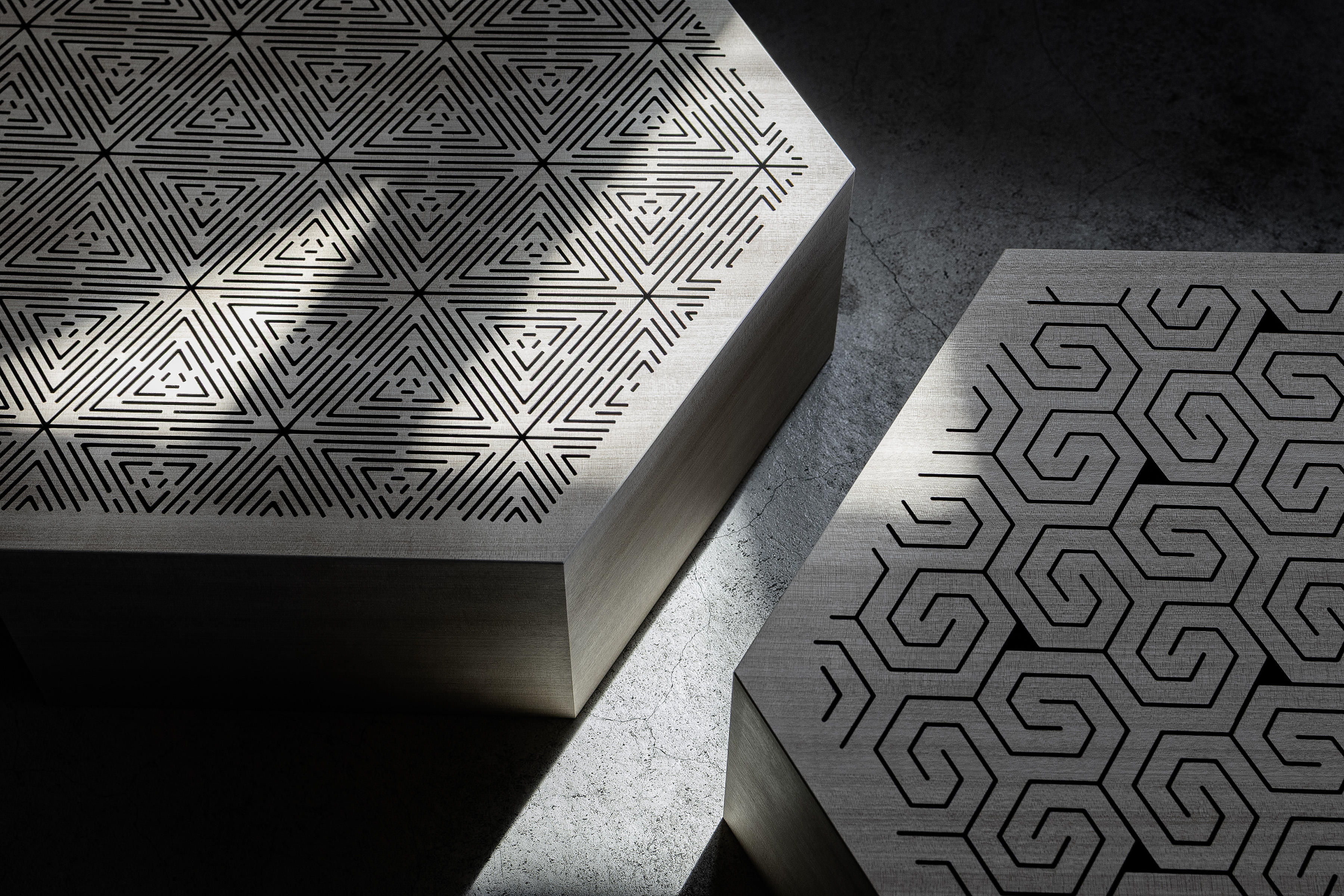 受賞作品〈Bow stool〉