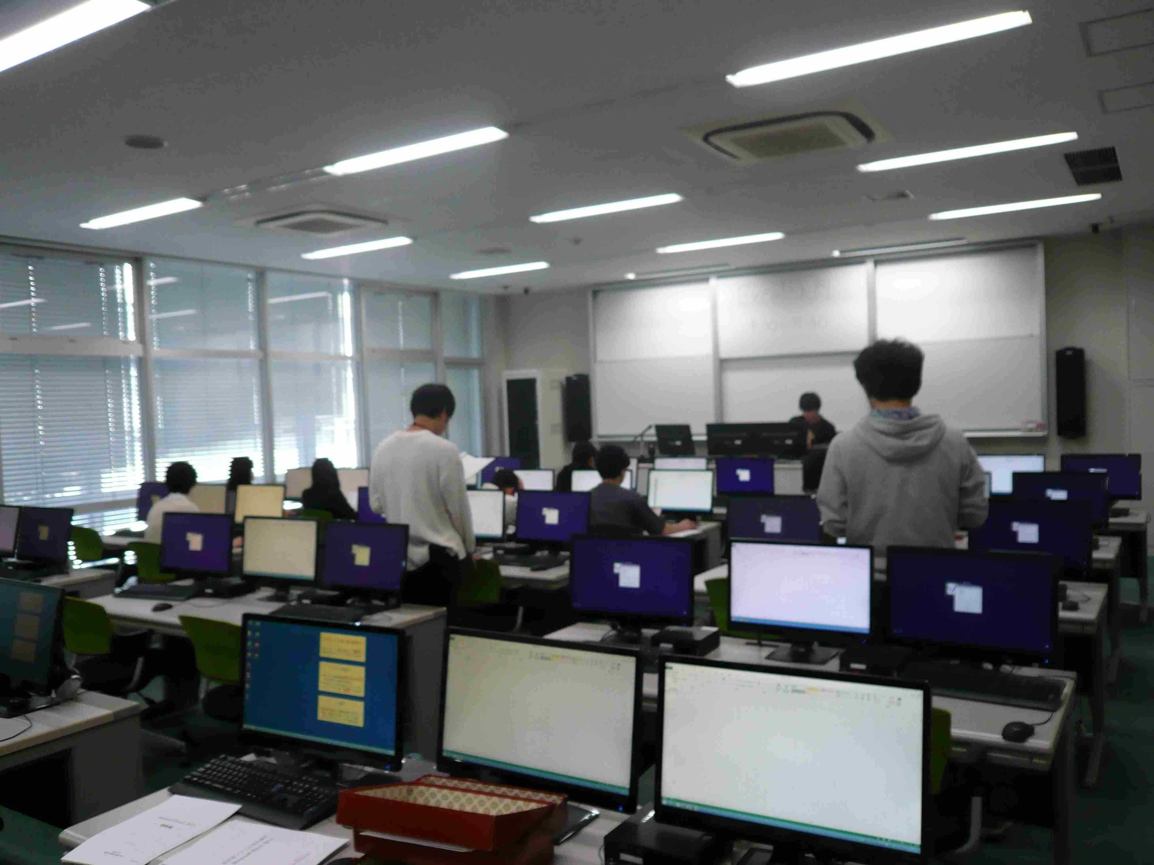 サポートスタッフが巡回しているので安心です。